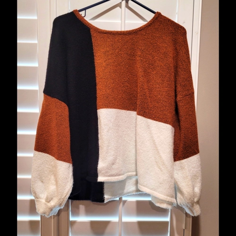 Adoeable Ladies Color Block Sweater, size M/L